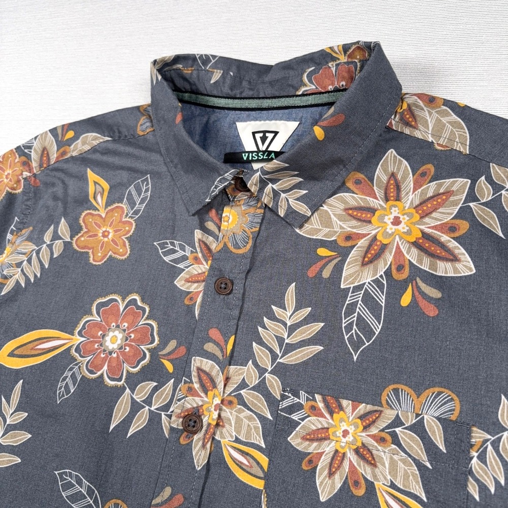 Vissla Shirt Mens Size M Dark Gray Floral Cotton Poly Short Sleeve Button Up